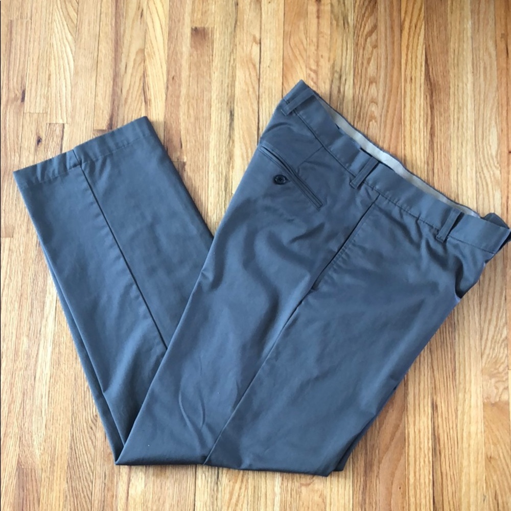 Gap Men’s Gap Relaxed Fit Khaki Pants